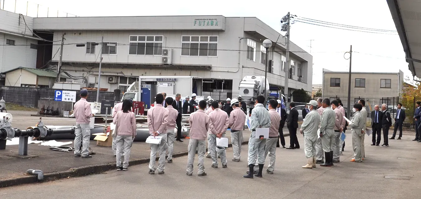 福山市でチューブテックス工法を施工実演